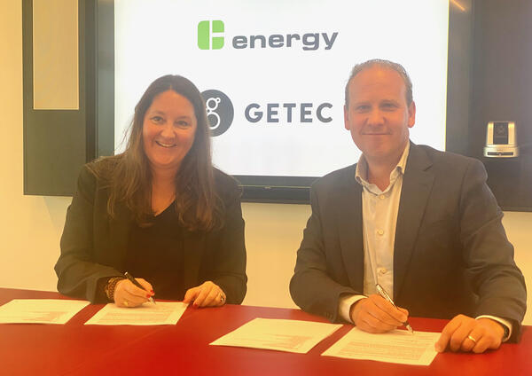 Bild vergrößern: From left to right: Laurence Gacoin, CEO, C-energy and C-innovation, and Martijn van der Zande, CEO GETEC Benelux.